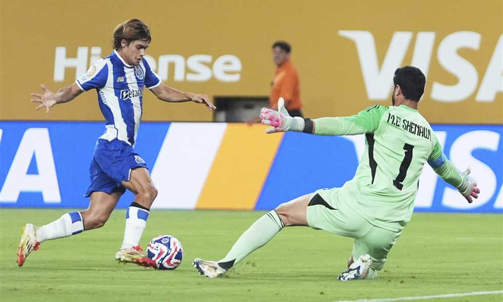 تمسك بورتو ب70 مليون يورو يُعقّد مفاوضات انتقال مورا للدوري السعودي